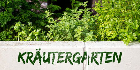 kräutergarten mit aufschrift