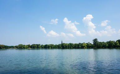 Schwanenteich in Zwickau mit Blick auf den Dom