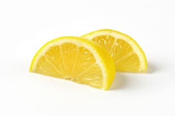 fresh lemon slices