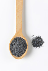 spoon of poppy seeds