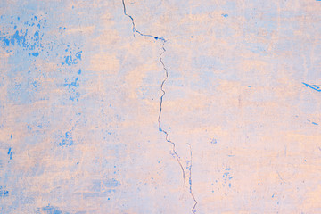 Obraz premium Wall fragment with scratches and cracks