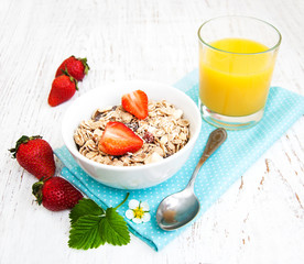 Muesli with strawberries
