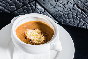 french onion gratin soup