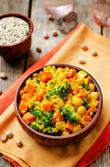 Quinoa broccoli carrot curry