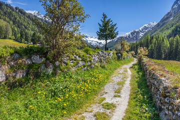 Kreuzweg zur Heilig Geist Kirche