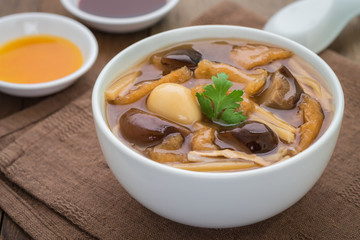 Fish maw soup in bowl