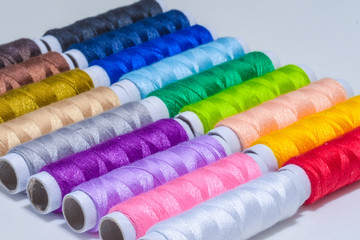 カラフルな糸巻き　ボビン