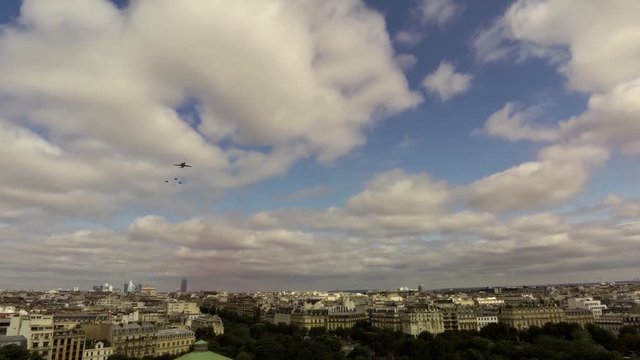 D&eacute;fil&eacute; A&eacute;rien sur les Champs &Eacute;lys&eacute;es