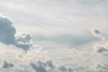 Crédence de cuisine en verre imprimé Ciel white sky with dramatic clouds