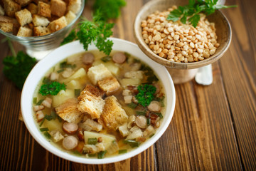 pea soup with croutons