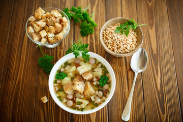 pea soup with croutons