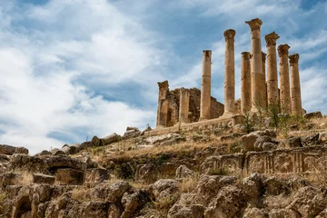 Gordijnen Colums of ancient Roman city of Gerasa,  Jerash, Jordan. © sola_sola