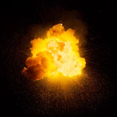 Crédence de cuisine en verre imprimé Flamme Explosion de feu réaliste sur fond noir