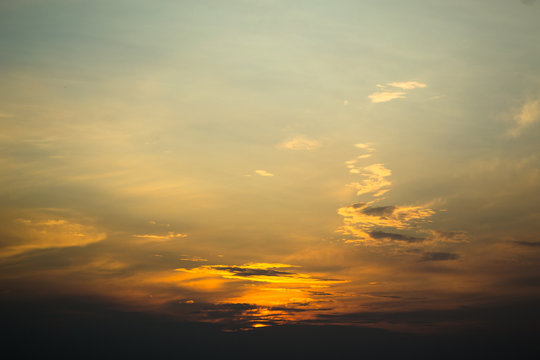 Fototapeta Zachód słońca w pomarańczowej barwie