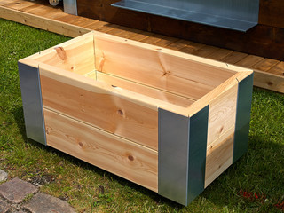 Modern design wooden planter