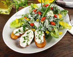 Gemischter Salat mit Croutons