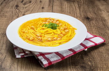 Sopa de cocido de garbanzos