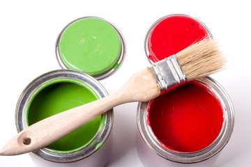 red green paint in the bank to repair and brush