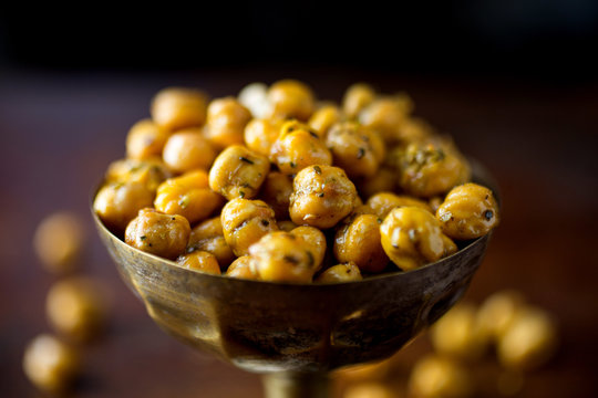 Lebanese Crunchy Chickpeas