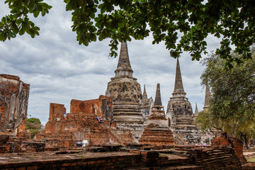 Fototapeta na wymiar Wat Sri Sanphet landmark cultural organization UNESCO, which was registered as a World Heritage Ayutthaya, Thailand.