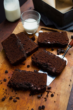 chocolate pound cake streusel