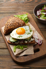 sandwich with egg