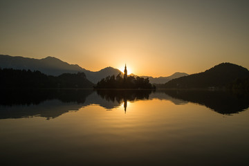Fototapeta na wymiar Bled Lake at Sunrise