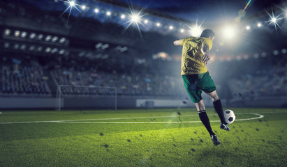 Naklejka premium Soccer forward player 