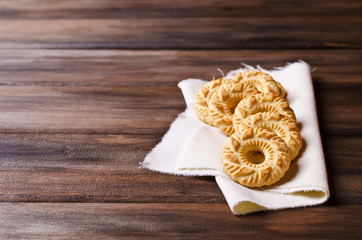 Round cookies with an ornament