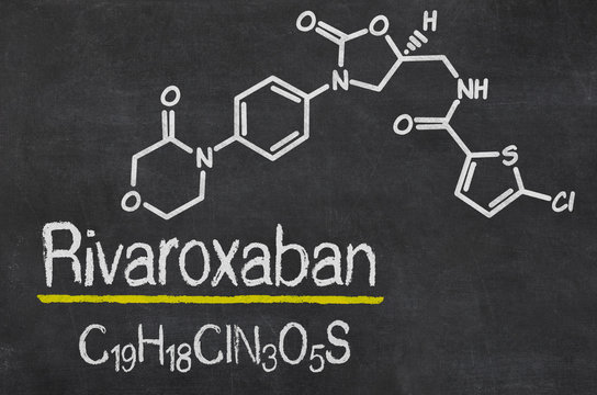 Schiefertafel mit der chemischen Formel von Rivaroxaban