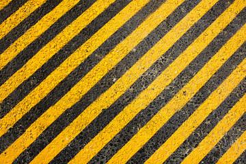warning Yellow line on the road - obrazy, fototapety, plakaty