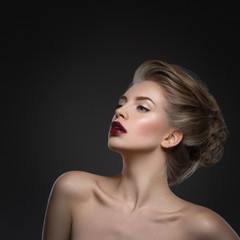 Girl with dark lips and hairdo
