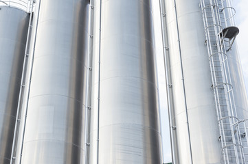 Obraz premium Industrial silos for refinery