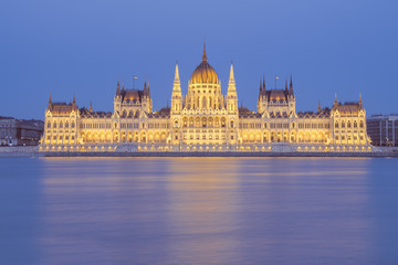 Fototapeta na wymiar Parliament building at night in Budapest, Hungary