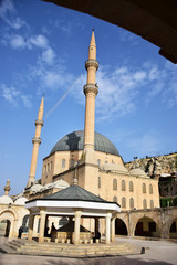 Fototapeta na wymiar View of mosque against blue sky