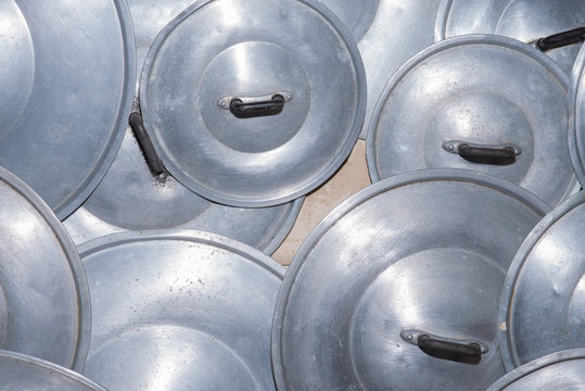 Several lid .
