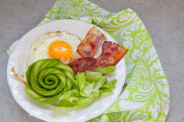 Fried Egg, Bacon and Avocado Rose for Breakfast