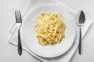italian tagliatelle carbonara sauce