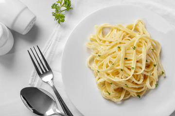 italian tagliatelle carbonara sauce
