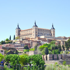 Fototapeta na wymiar Alcazar fortress in Toledo
