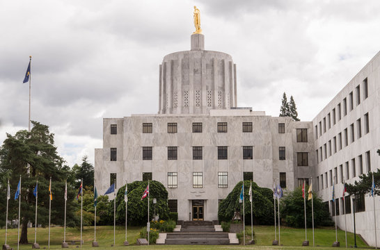 Oregon Capitol Building in Salem from the west side