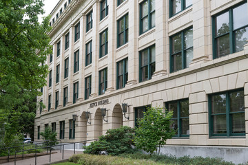 Oregon Justice Building, home of the state's Supreme Court and Court of Appeals in Salem