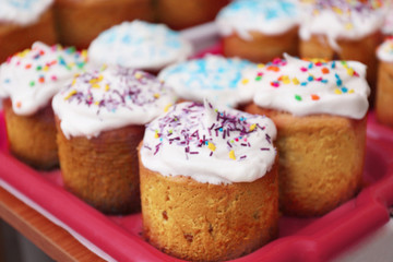 Easter cakes on the red tray