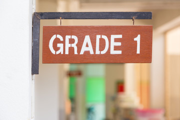 Elementary schoo, grade 1 sign
