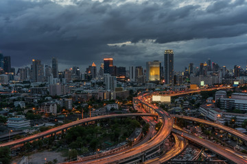 Fototapeta na wymiar Cityscape of Bangkok on Weekend when traffic being not jam