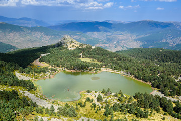 Laguna Patos en el Parque Natural de las Lagunas de Neila, Burgos (España)