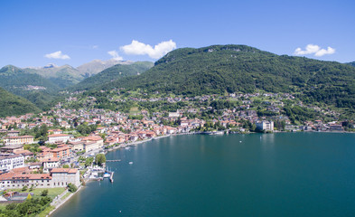 Fototapeta na wymiar Gravedona - Lago di Como - Vista aerea