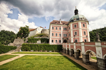 Becov-nad-Teplou castle