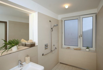 Barrierefreies Badezimmer