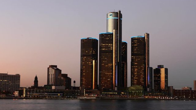 A Timelapse of the Detroit skyline from day to night across river